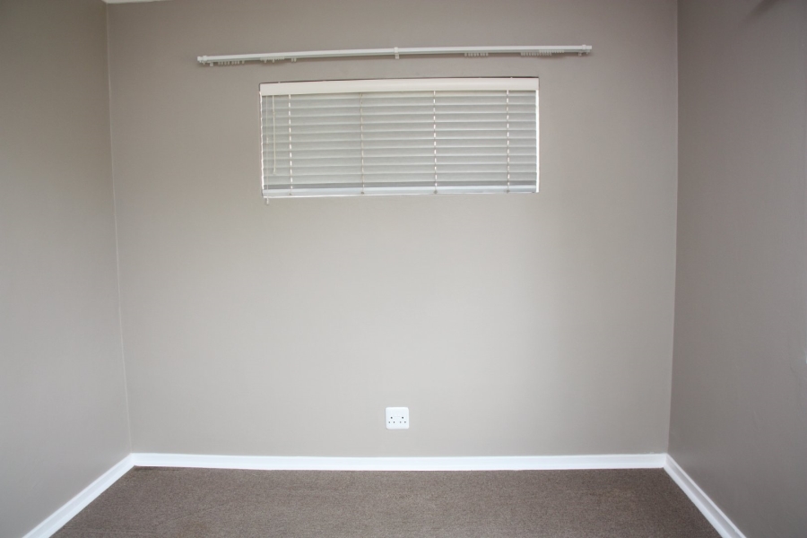 2 Bedroom Property for Sale in Langenhovenpark Free State